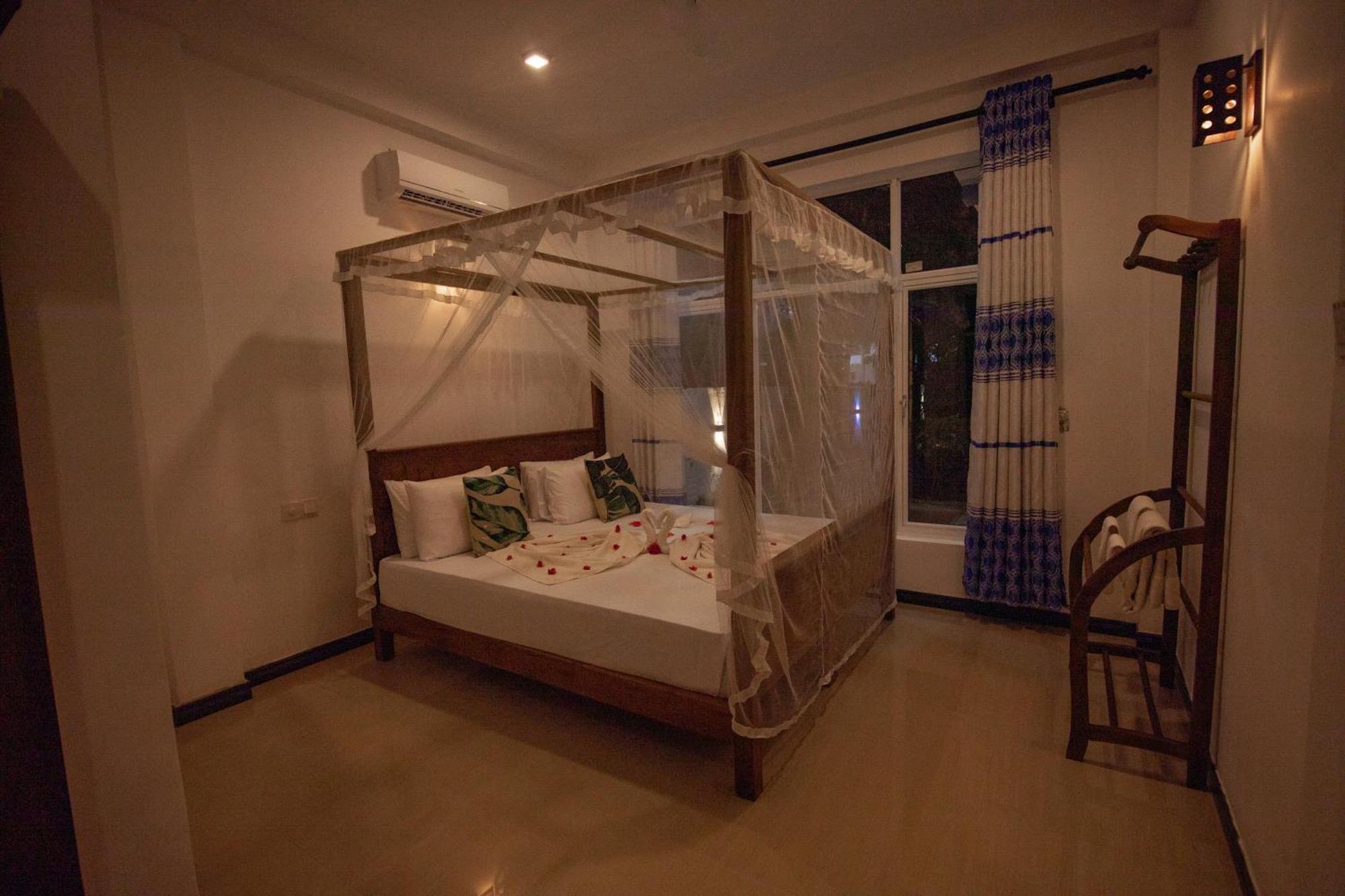 Jk House Turtle Point Otel Dikwella Dış mekan fotoğraf